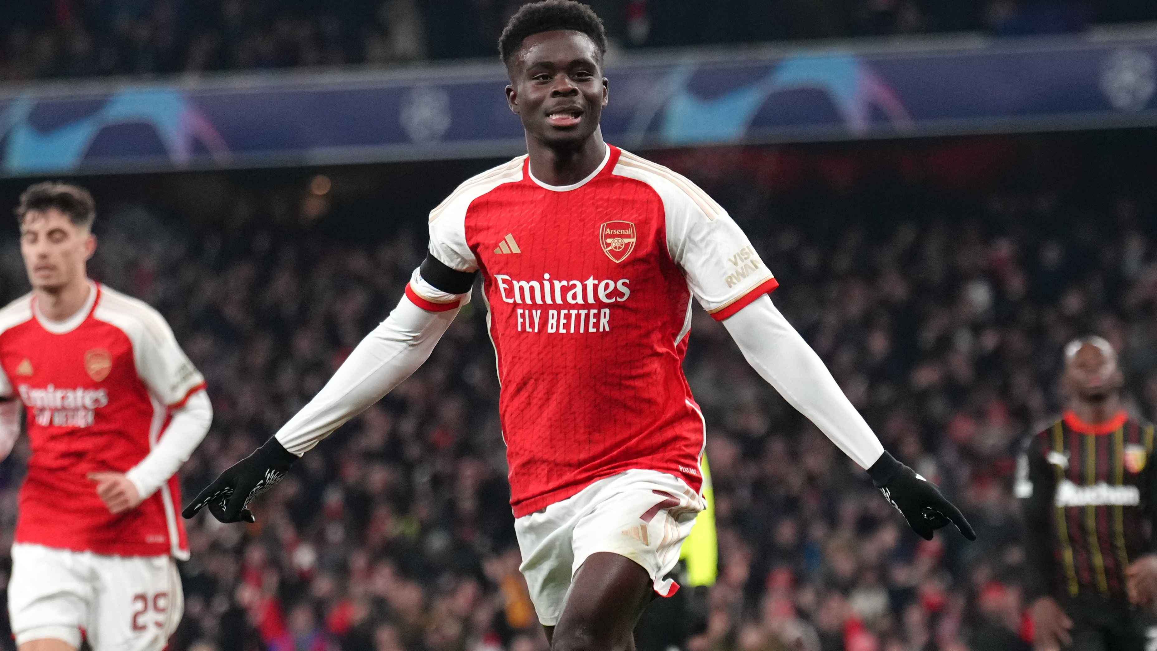 বিশাল জয়ে রেকর্ড গড়ে শেষ ষোলোয় আর্সেনাল