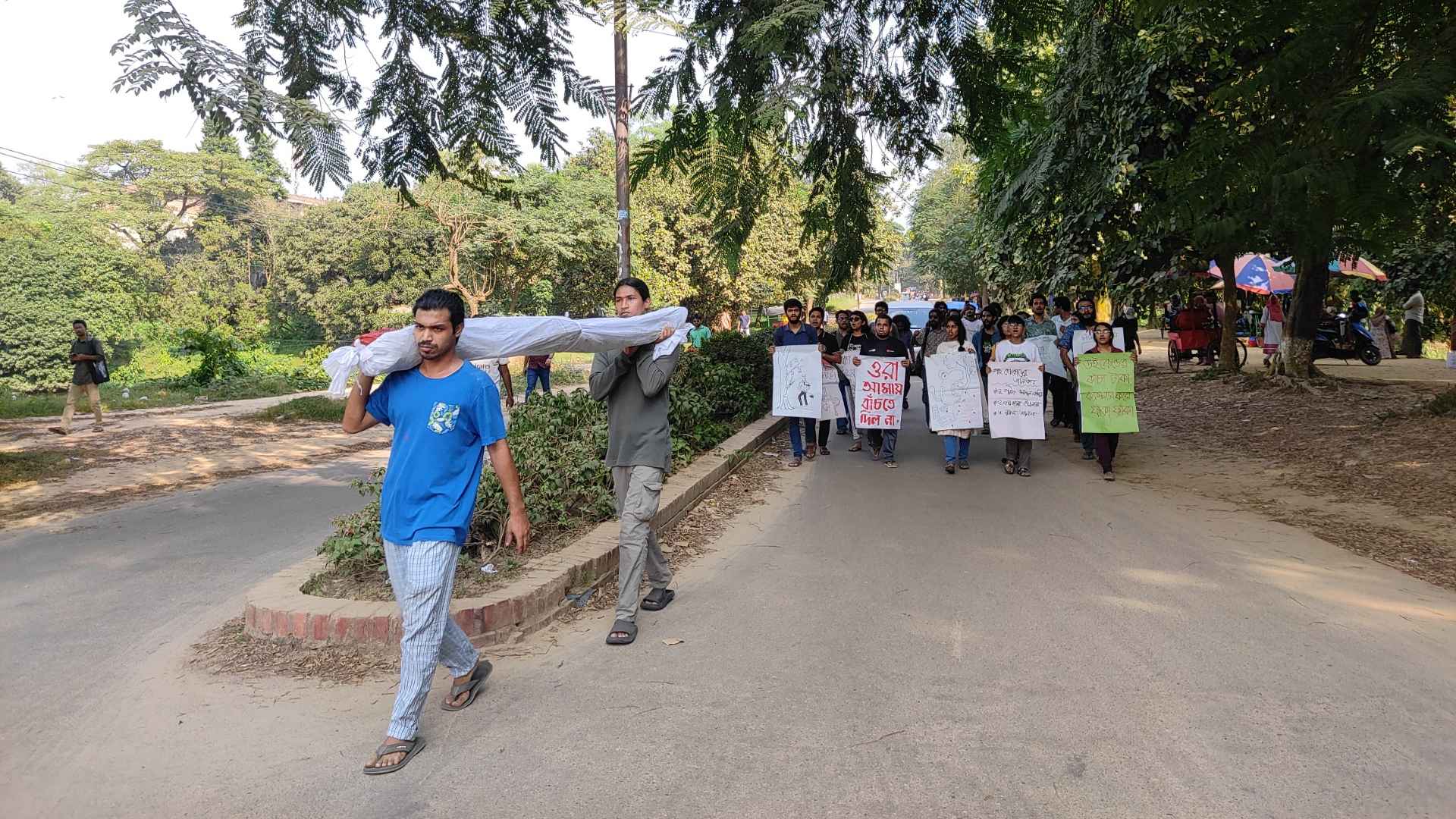 জাবিতে ভবন নির্মাণে কাটা হলো অর্ধশতাধিক গাছ, শিক্ষার্থীদের প্রতিবাদ