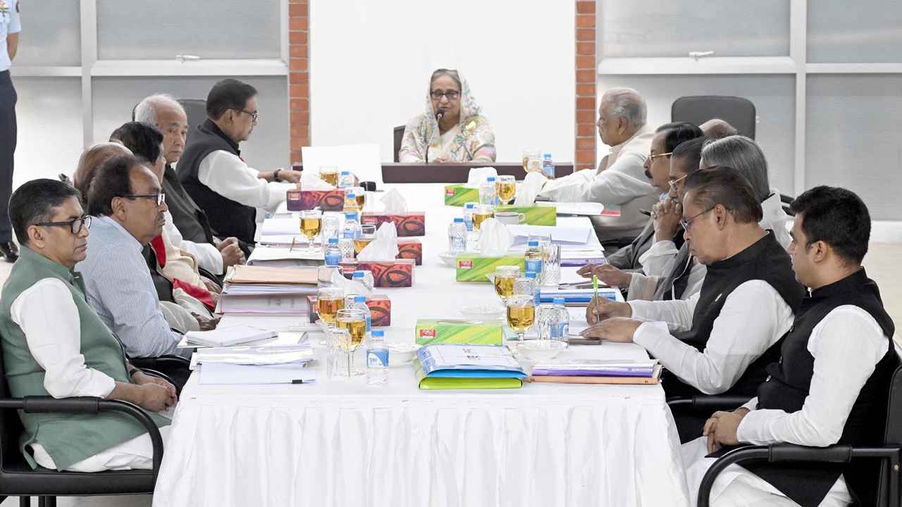 প্রার্থী বাছাইয়ে সতর্ক আওয়ামী লীগ