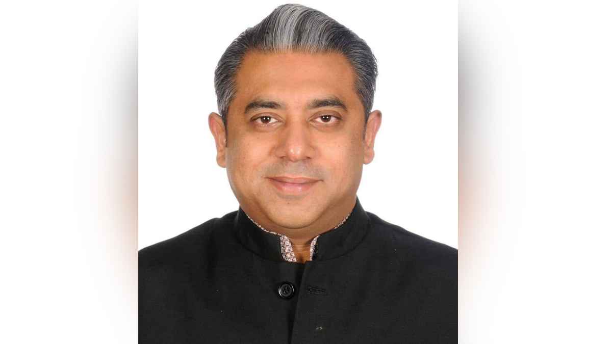 বাবার ছেড়ে দেওয়া আসনে নৌকা পেলেন রাশেক রহমান