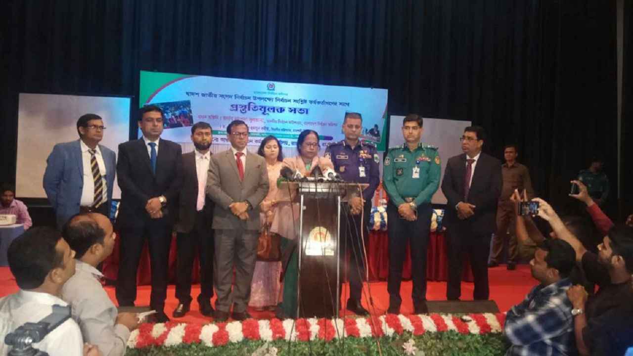 কেন্দ্রে ভোটার আনার দায়িত্ব আমাদের নয়: ইসি রাশিদা