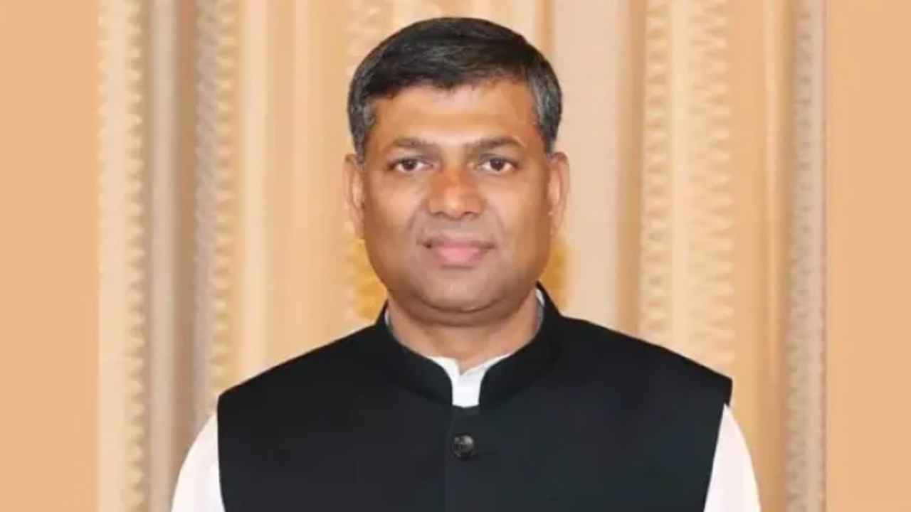 ‘নৌকার বিপক্ষে লড়ব ভাবতেও পারি না, সাকিবের পাশে আছি’