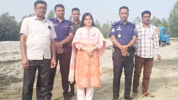 সিরাজগঞ্জে অবৈধভাবে বালু উত্তোলন, জরিমানা ২ লাখ