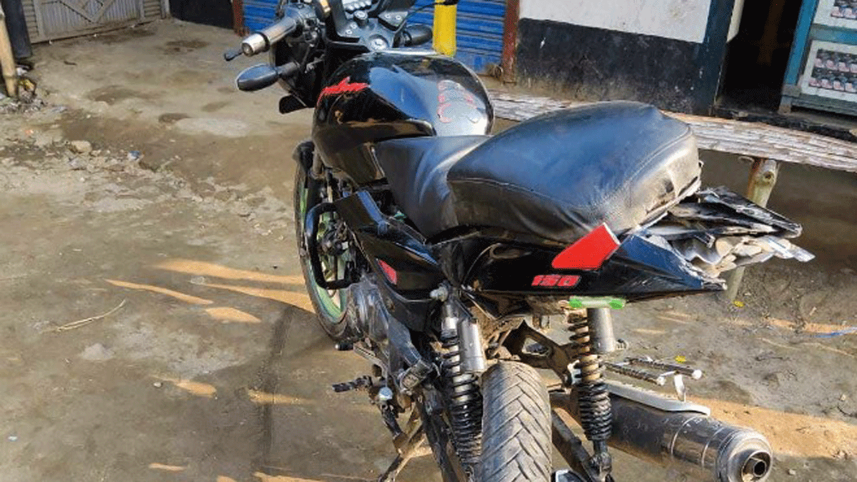 বগুড়ার শেরপুরে সড়ক দুর্ঘটনায় কলেজ ছাত্র নিহত