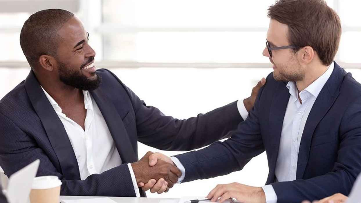 ইসলামে মানুষের প্রশংসা করার সীমারেখা