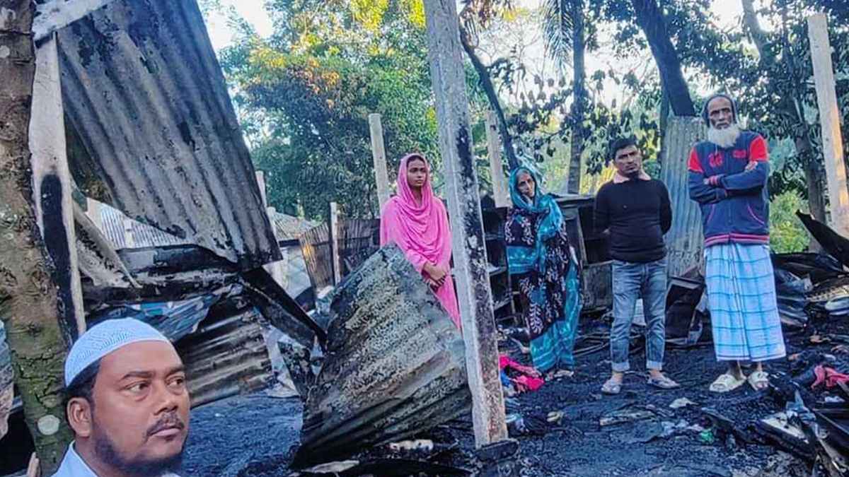 চাঁদপুরে আগুনে ৩ বসতঘর পুড়ে ছাই