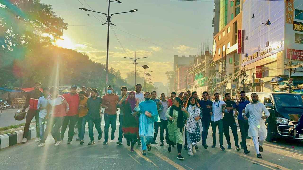 হরতালের সমর্থনে রাজধানীতে ছাত্রদলের ঝটিকা মিছিল