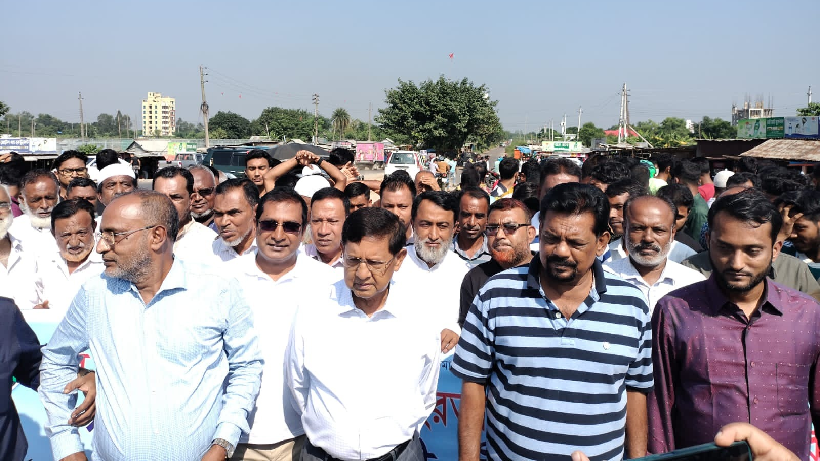 রূপগঞ্জে পাটমন্ত্রী ও মূর্তজা পাপ্পার নেতৃত্বে ‘অবরোধ বিরোধী’ সমাবেশ