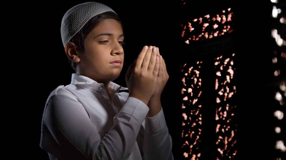 নামাজের পরে যে দোয়াগুলো গুরুত্বের সঙ্গে পড়তেন নবীজি