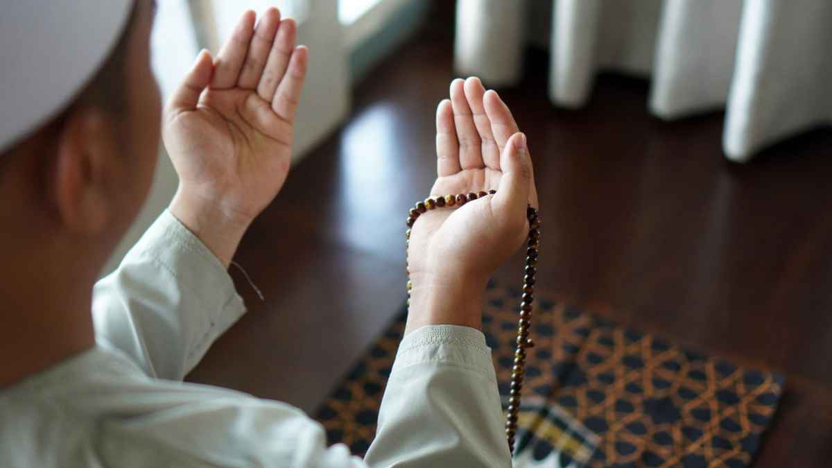 ফরজ নামাজের পর মাসনুন দোয়াগুলো জেনে নিন