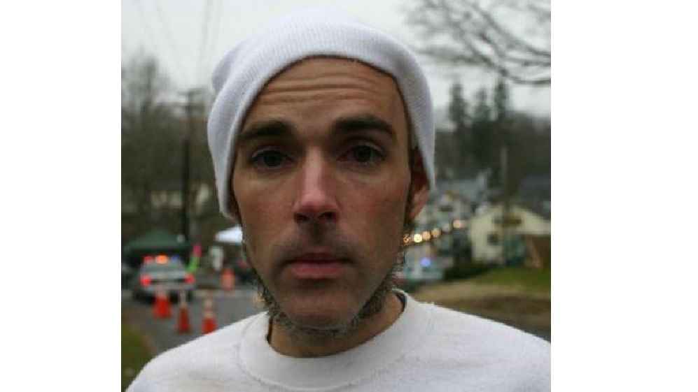 পেশা মামলা করা, জিতেছেন ৮৭ কোটি!