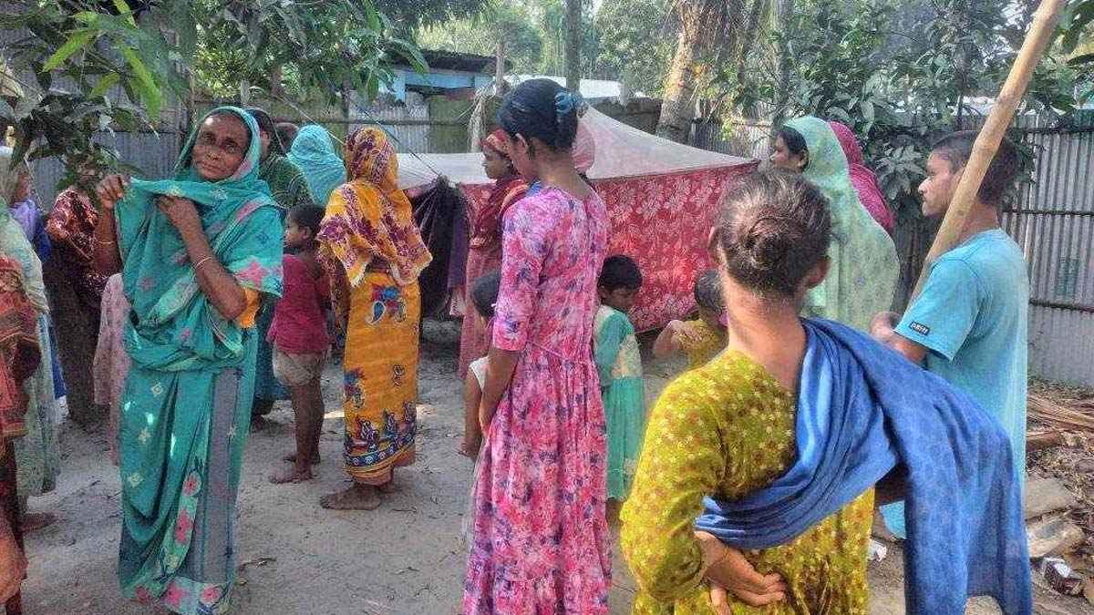 হাতীবান্ধায় পুকুর থেকে ভারসাম্যহীন নারীর মরদেহ উদ্ধার