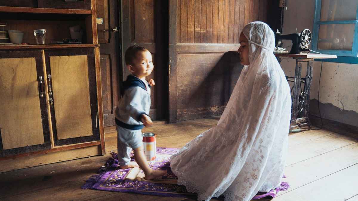 কাপড়ে দুধের শিশুর প্রস্রাব লাগলে নামাজ হবে?