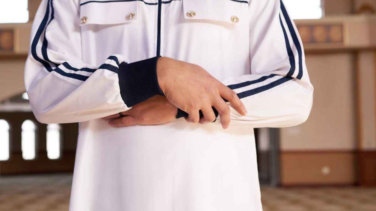 নামাজে আল্লাহ যেভাবে বান্দার সঙ্গে কথা বলেন