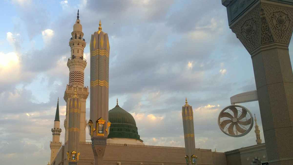 নবীজি ইহুদিদের বিরুদ্ধে কতবার যুদ্ধ করেছেন?