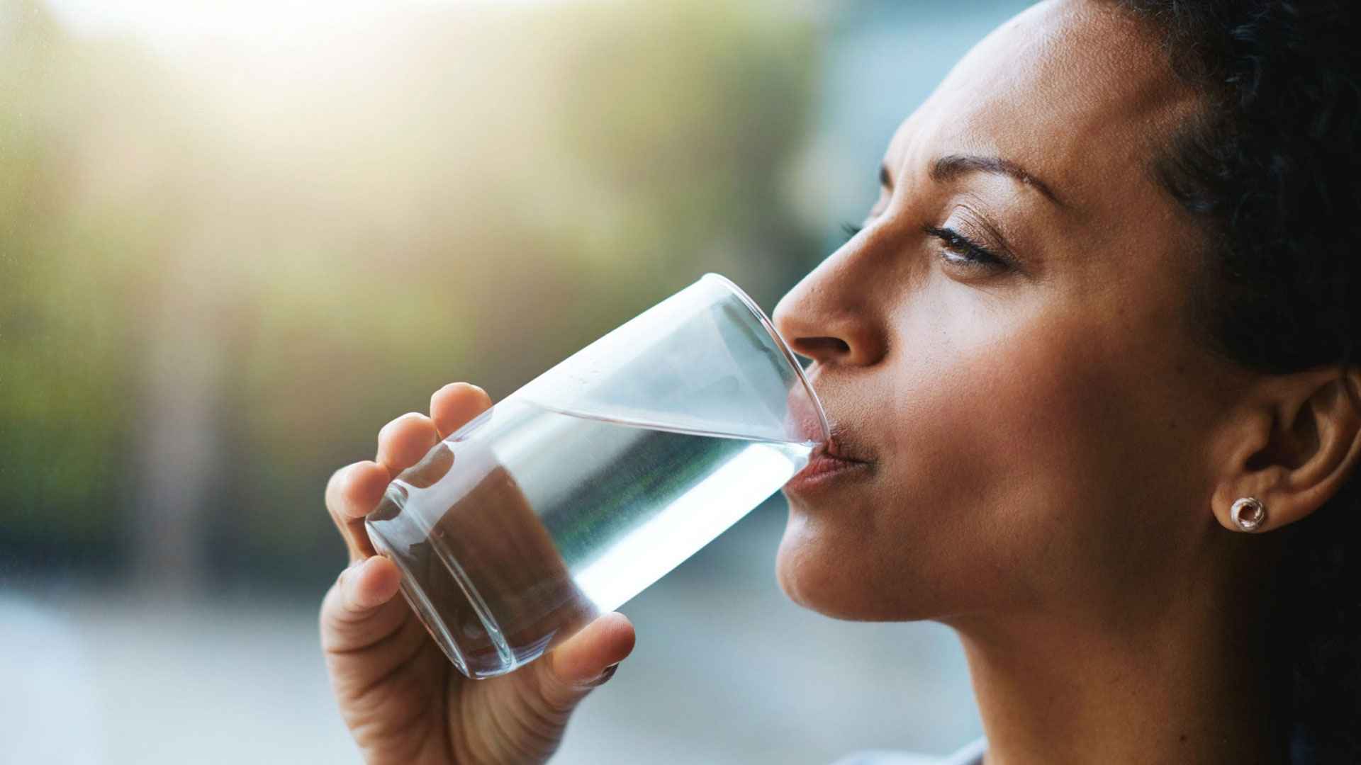 বদহজম-গ্যাস্ট্রিকের কারণ হতে পারে পানিও