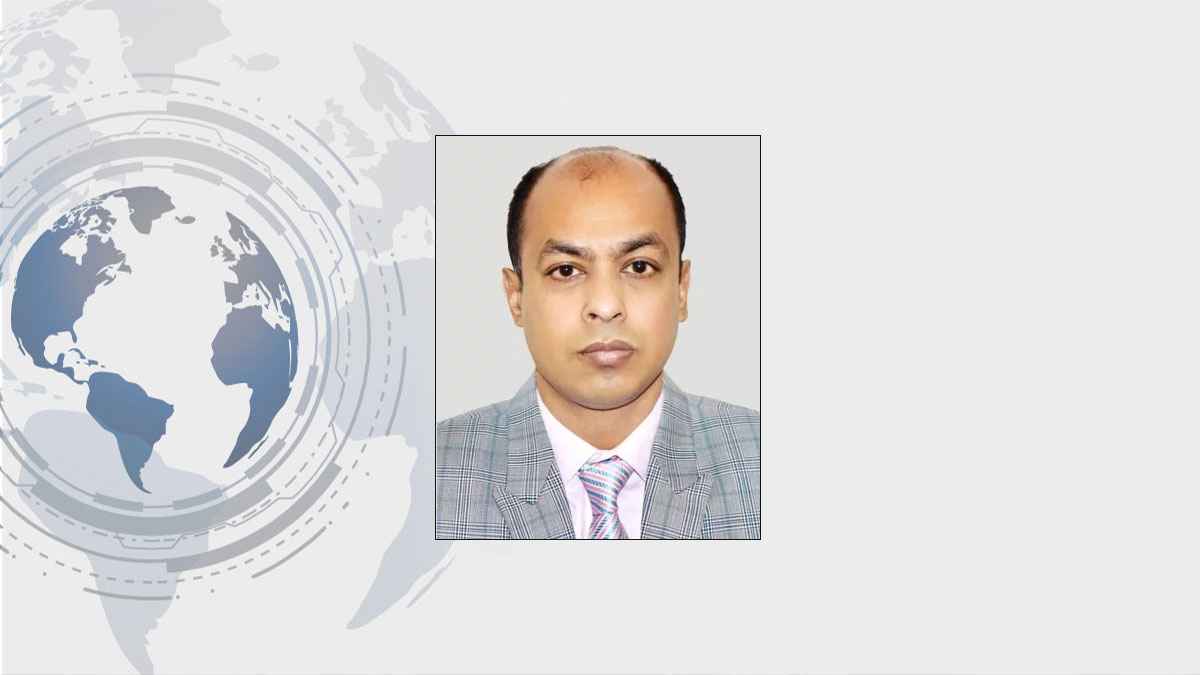 নারীর সঙ্গে ভিডিও ভাইরাল: বরগুনার সেই ডিসি ওএসডি