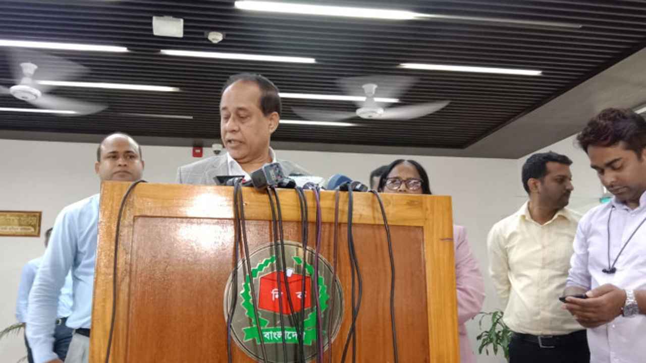 নির্বাচন ঘিরে সাম্প্রদায়িক সংঘাতের আশঙ্কাকে গুরুত্ব দেবে ইসি