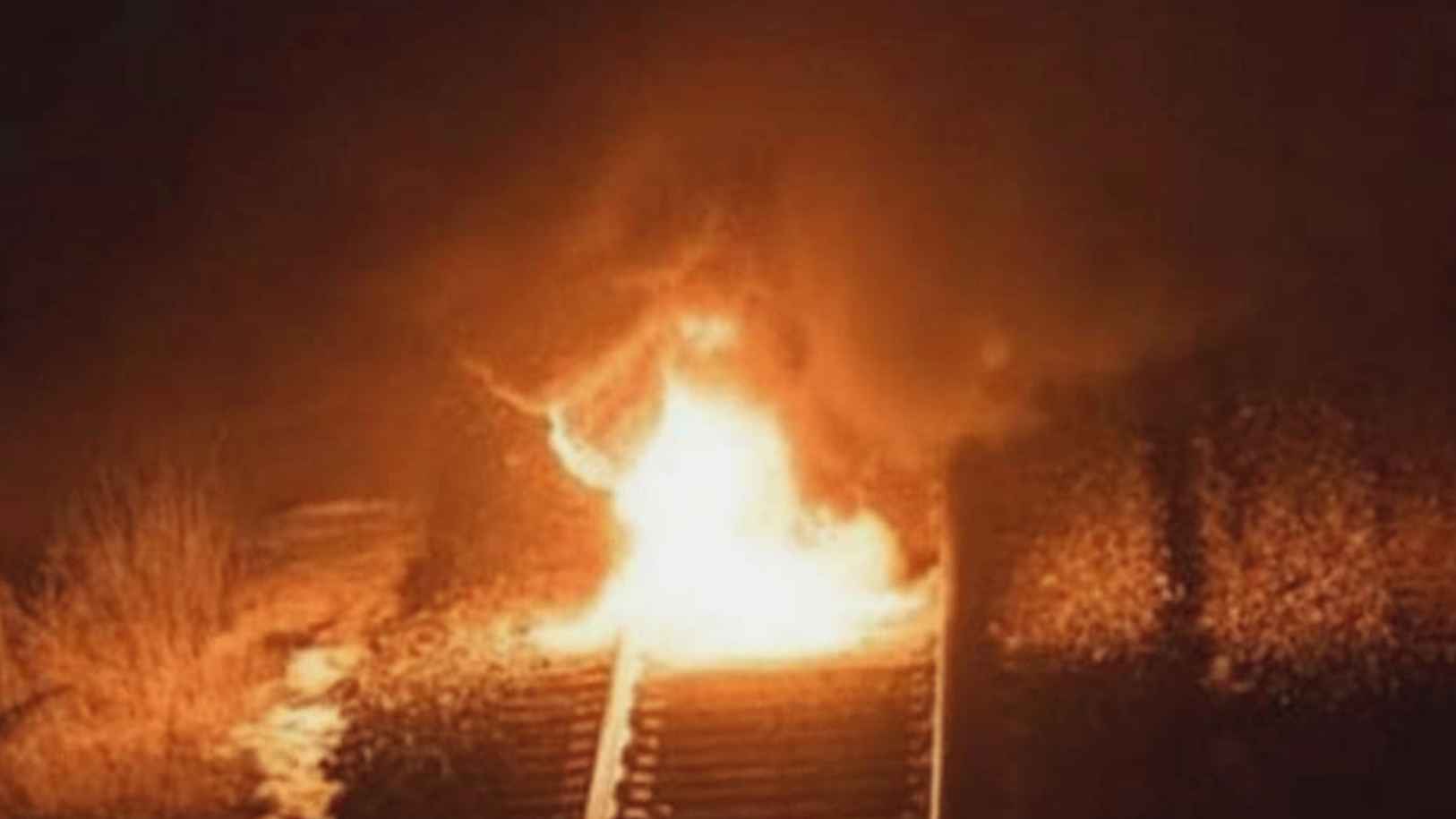 কুলাউড়ায় রেললাইনে আগুন