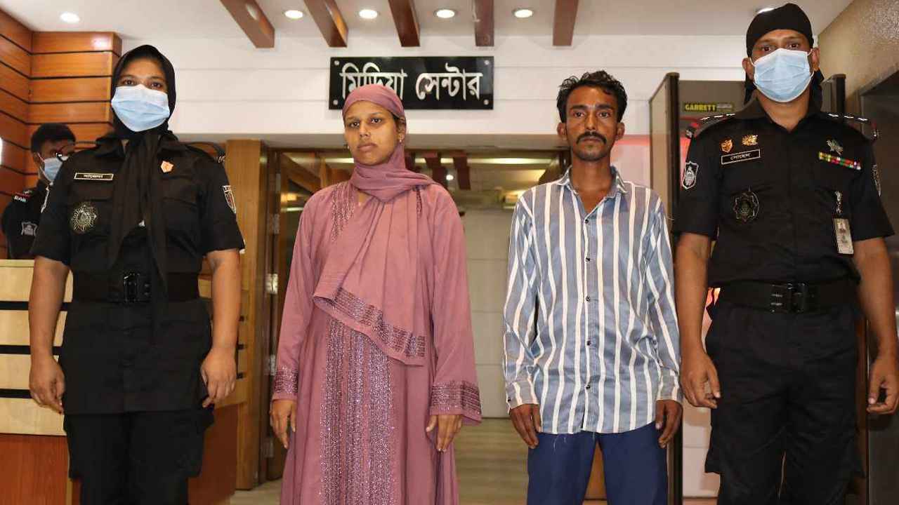 ‘কবিরাজির টাকা না পেয়ে’ তিনজনকে গলা কেটে হত্যা