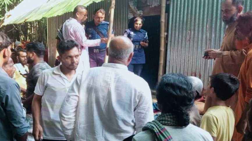 ঘরের বারান্দায় যুবককে কুপিয়ে হত্যা