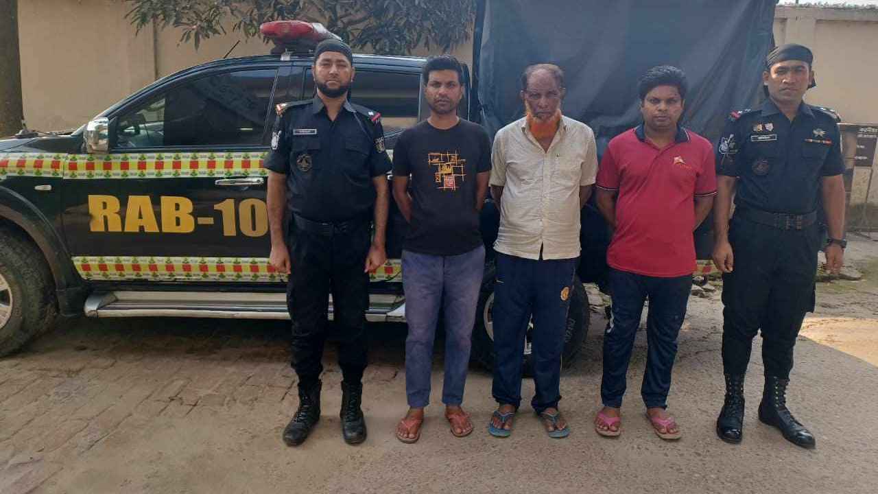 দুই ছেলেকে সঙ্গে নিয়ে শ্রমিক লীগ নেতাকে হত্যা করে শাহাদাত