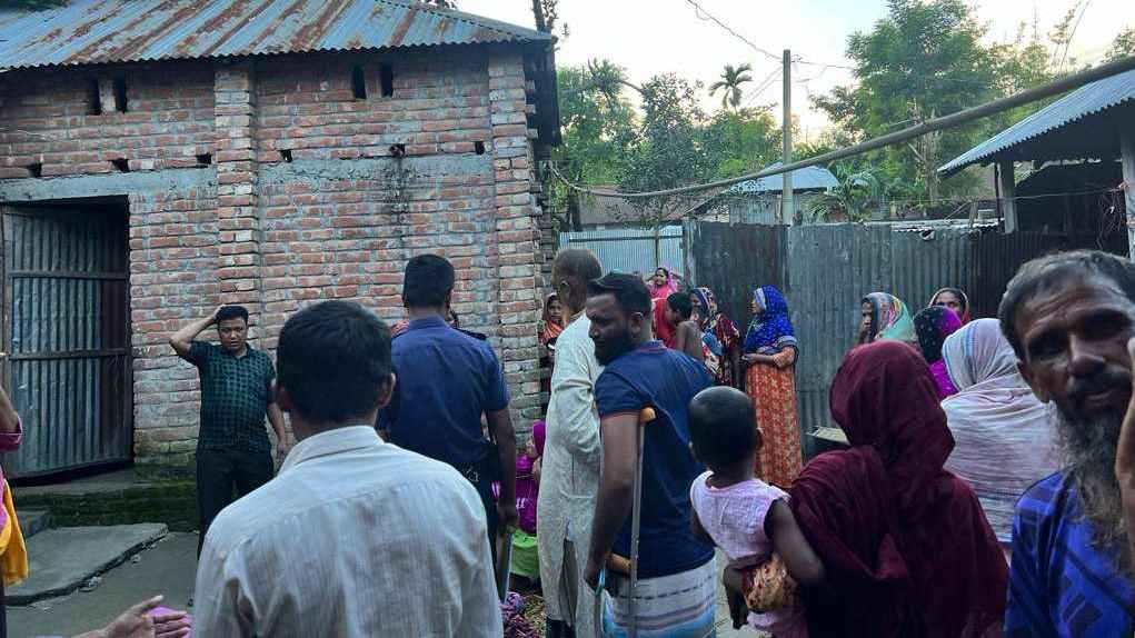 ফোনে চার্জ দিতে গিয়ে প্রাণ গেল গৃহবধূর