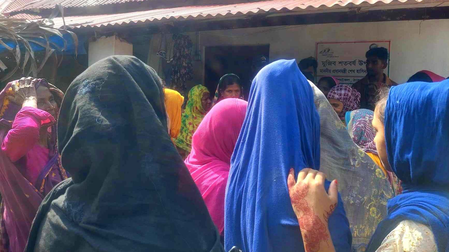 ঠাকুরগাঁওয়ে গৃহবধূর ঝুলন্ত লাশ উদ্ধার