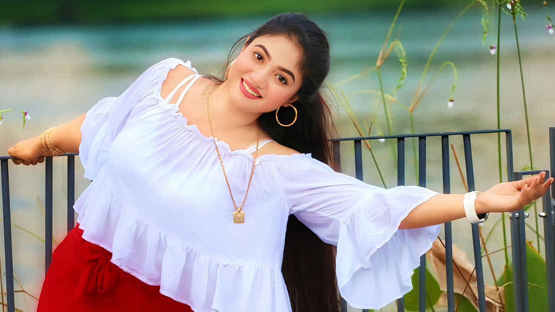 ‘ইতর’-এর পর কুমিল্লার মানুষকে ‘ধার্মিক’ বললেন আঁচল