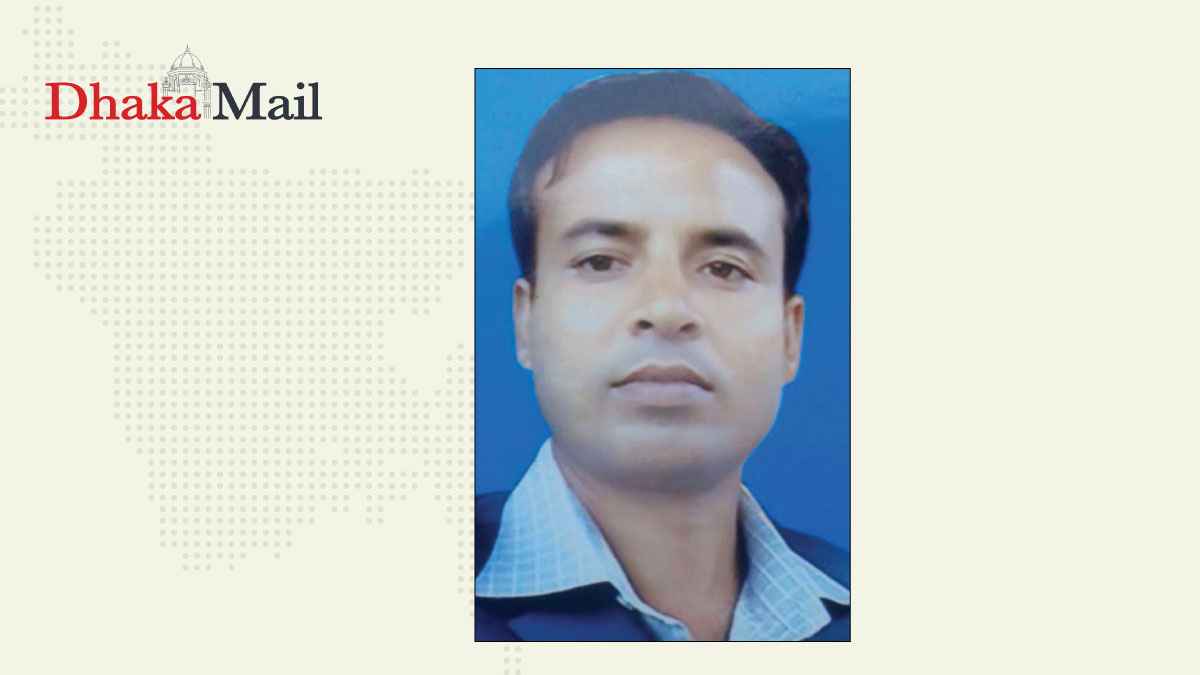 ইউপি সচিব যখন আওয়ামী লীগ নেতা