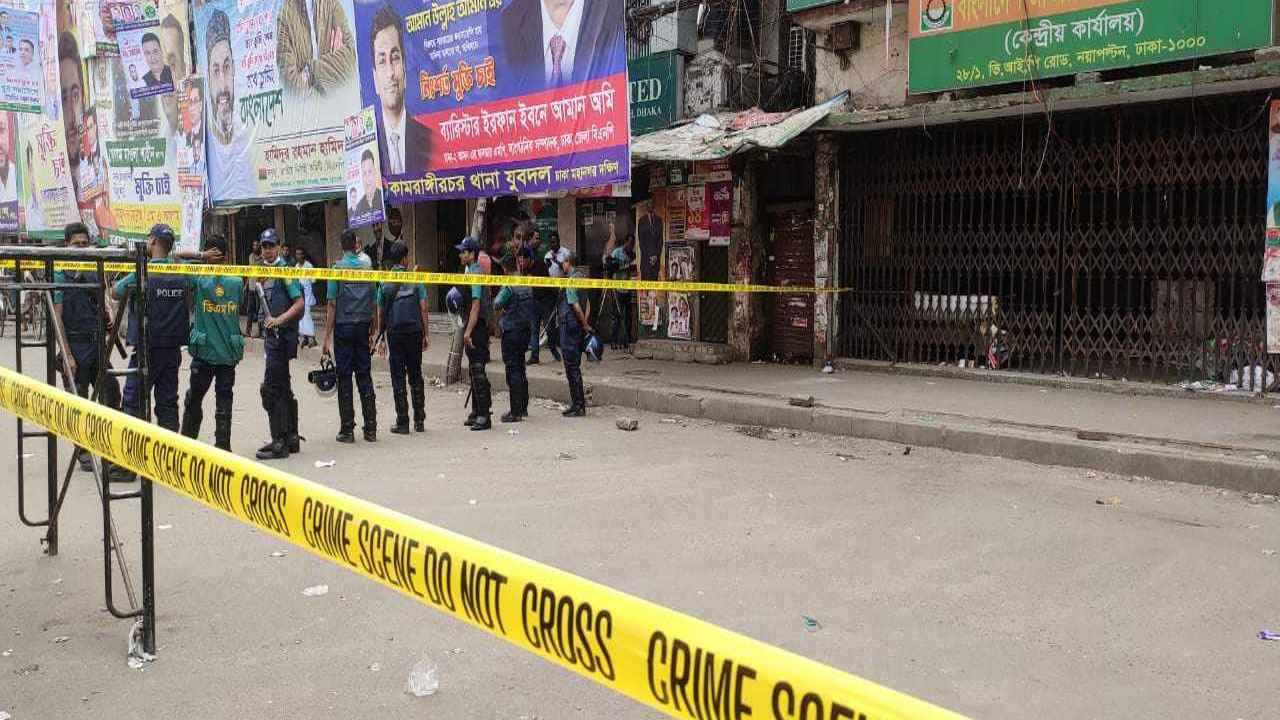 নয়াপল্টন আজও পুলিশের ‘নিয়ন্ত্রণে’