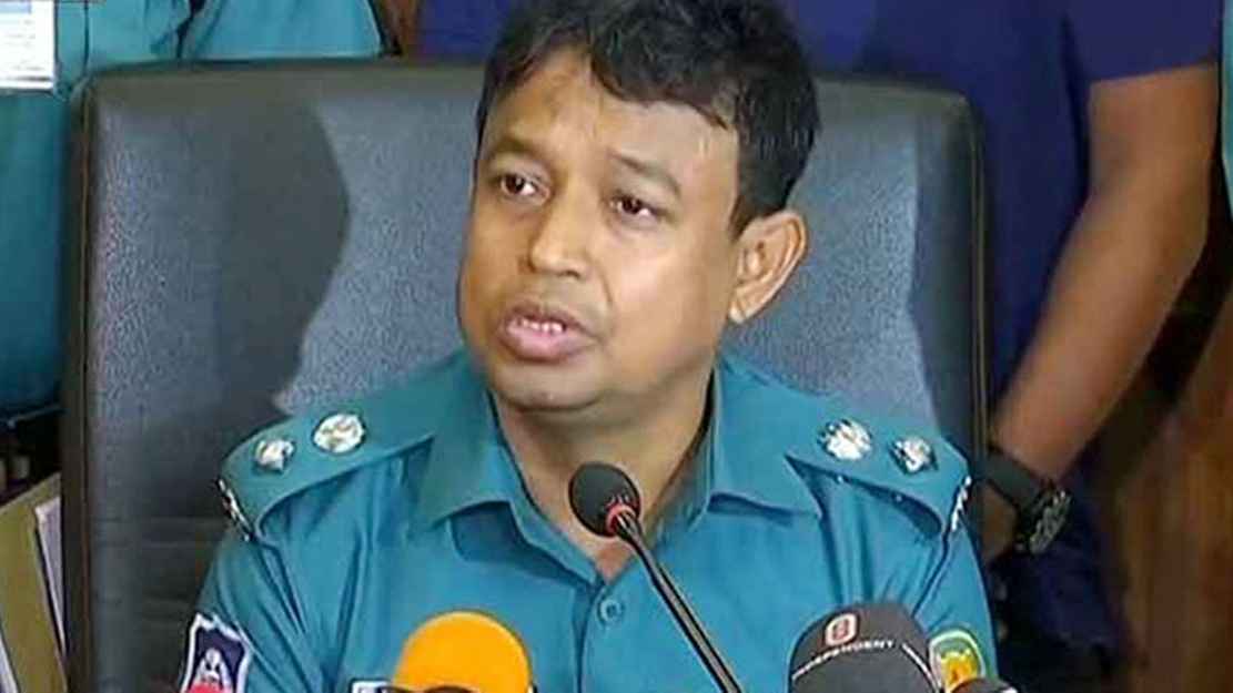 বৈধ অস্ত্র জমা না দিলে গ্রেফতার: ডিবি প্রধান হারুন