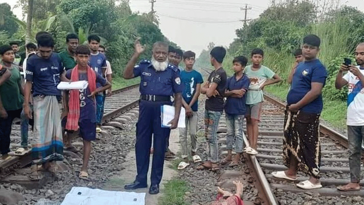 মিরপুরে ট্রেনে কাটা পড়ে গৃহবধূর নিহত