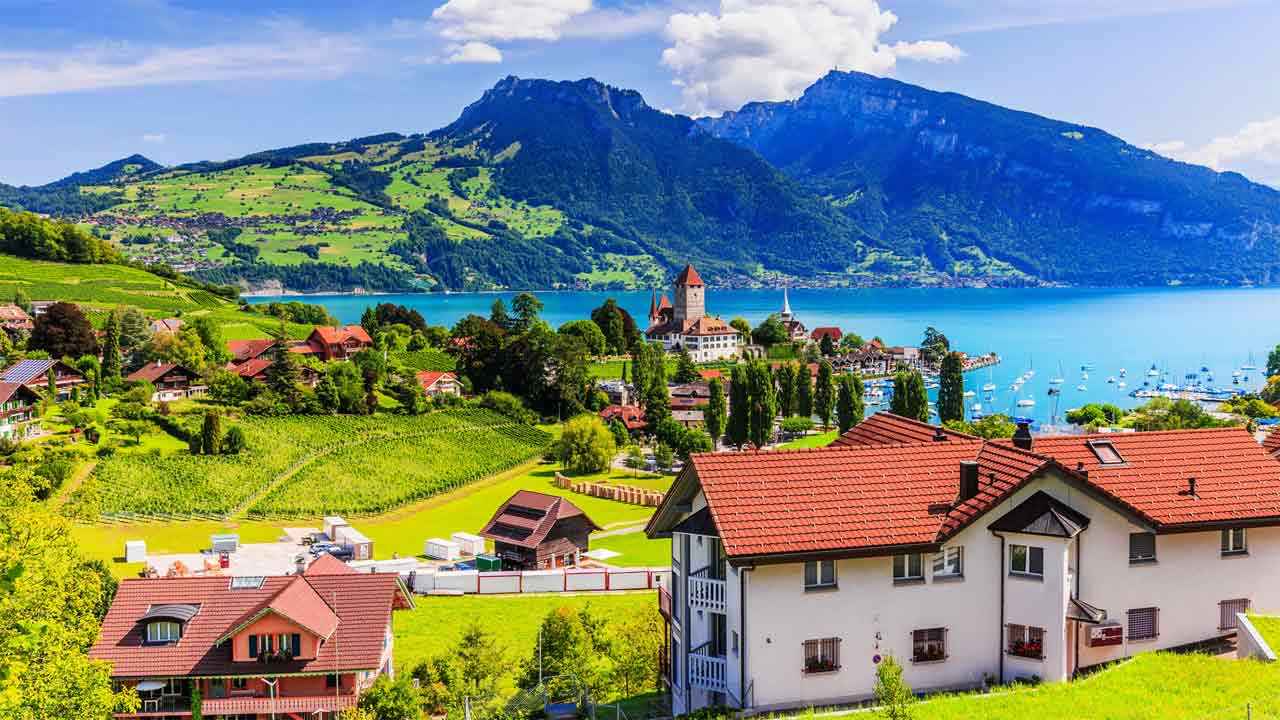 সুইজারল্যান্ডকে কেন পৃথিবীর ‘স্বর্গ’ বলা হয়?