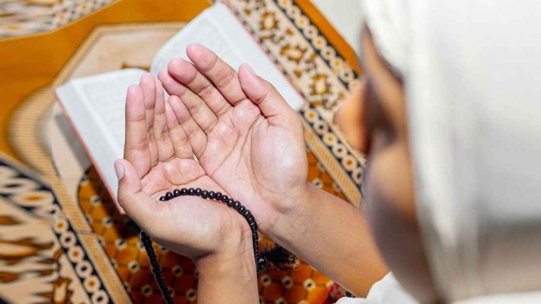 মা-বাবার জন্য আল্লাহর শেখানো ৩ দোয়া