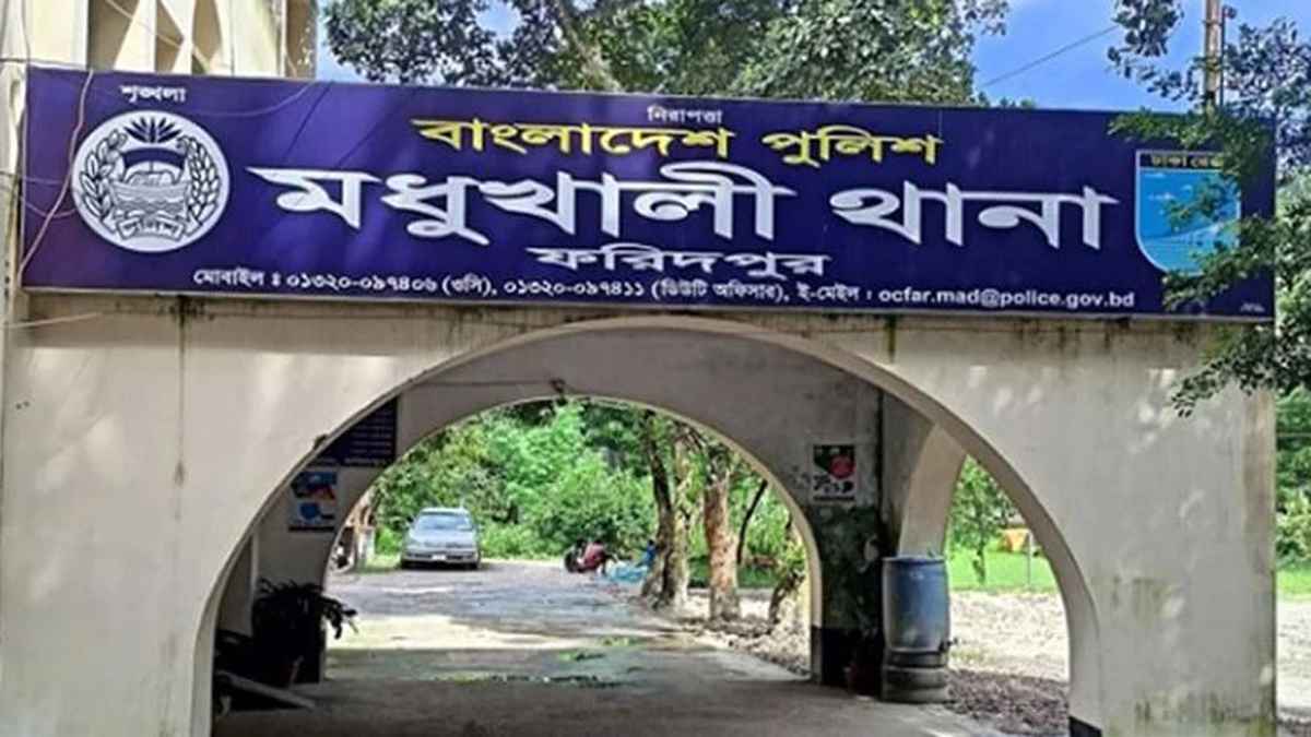 মাদকাসক্ত ছেলের দায়ের কোপে আহত মায়ের মৃত্যু