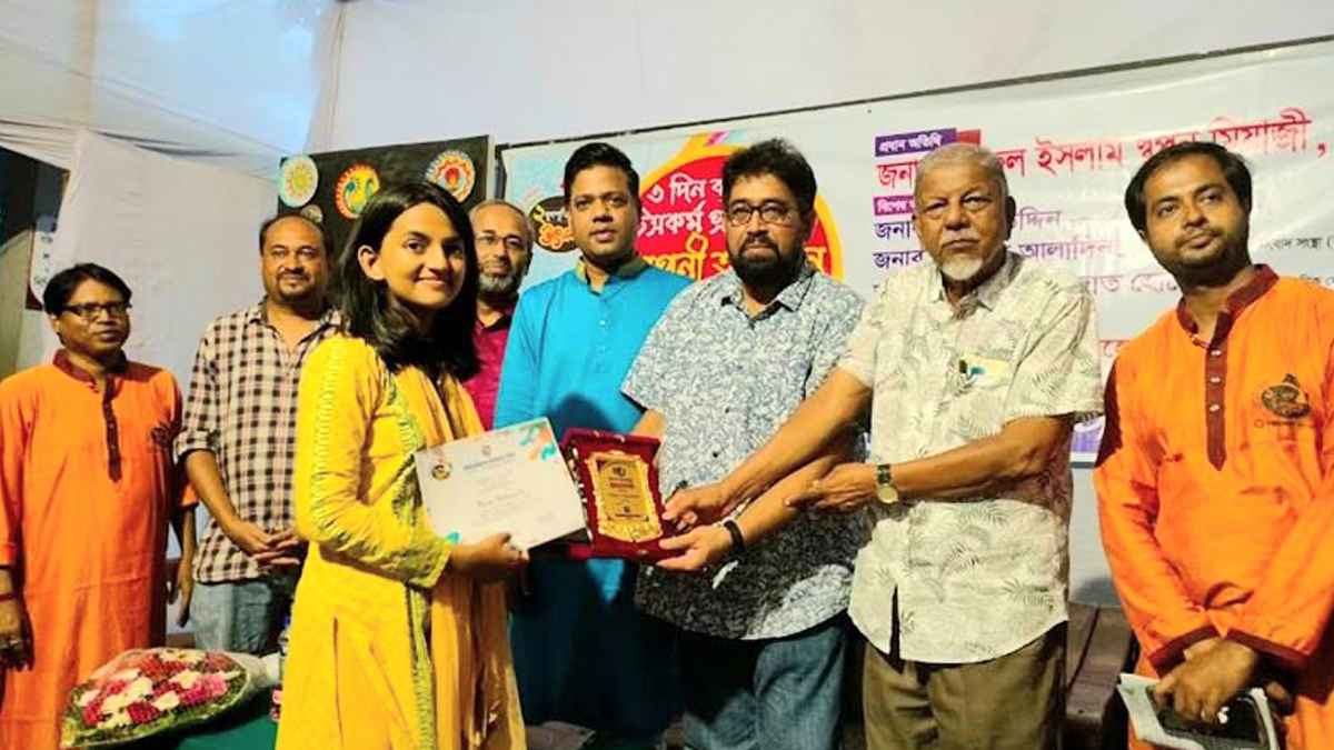 ফেনীতে শিশু ও তরুণ শিল্পীদের আঁকা চিত্রকর্ম প্রদর্শনীর পুরস্কার বিতরণ 