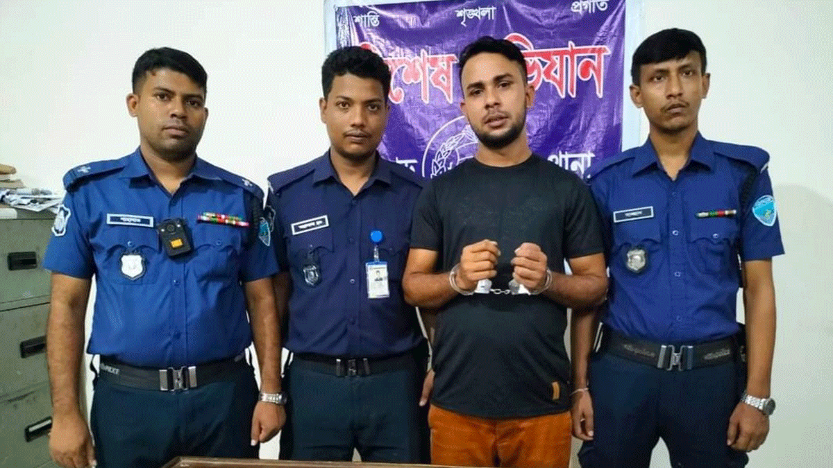 রামগড়ে ইয়াবাসহ কারবারি গ্রেফতার