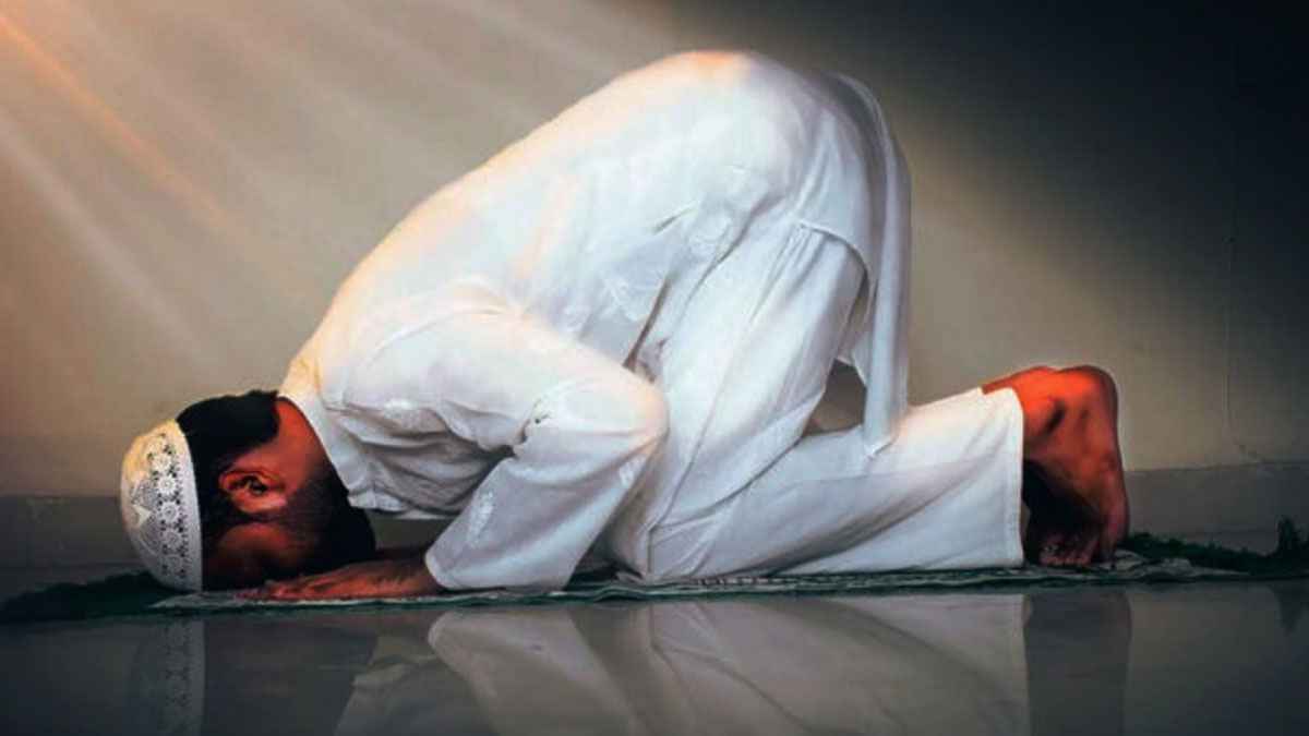 আছর নামাজ পড়ার সময় মাগরিবের আজান দিলে নামাজ হবে?