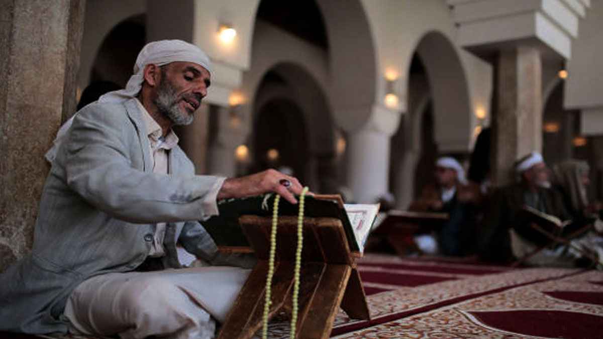 রাতে পড়ার জন্য ফজিলতপূর্ণ কিছু আয়াত