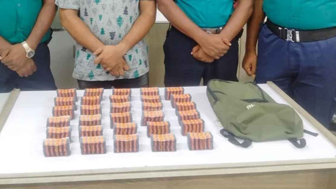 টাপেন্টাডলের সর্ববৃহৎ চালান জব্দ, গ্রেফতার ২