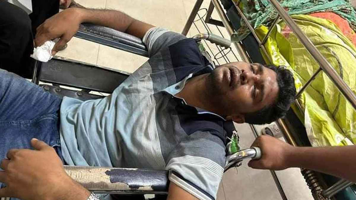 পুলিশ কর্মকর্তার বিরুদ্ধে ছাত্রলীগের দুই নেতাকে মারধরের অভিযোগ