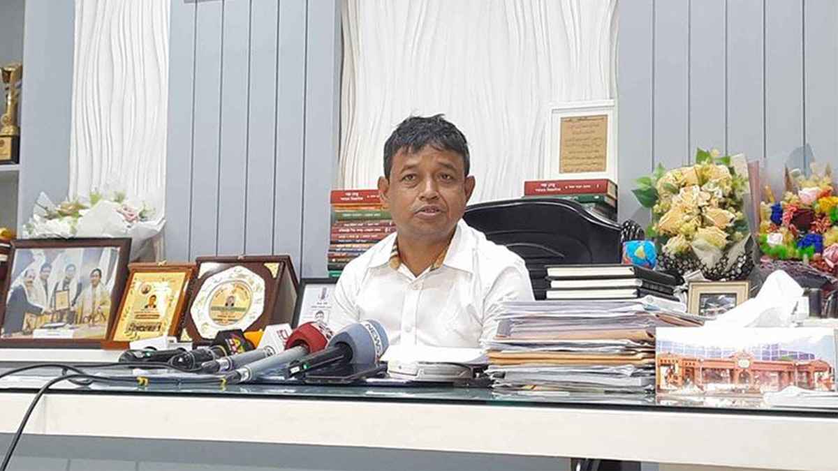 এডিসি হারুনের ওপর হামলা করেন রাষ্ট্রপতির এপিএস মামুন: ডিবি প্রধান