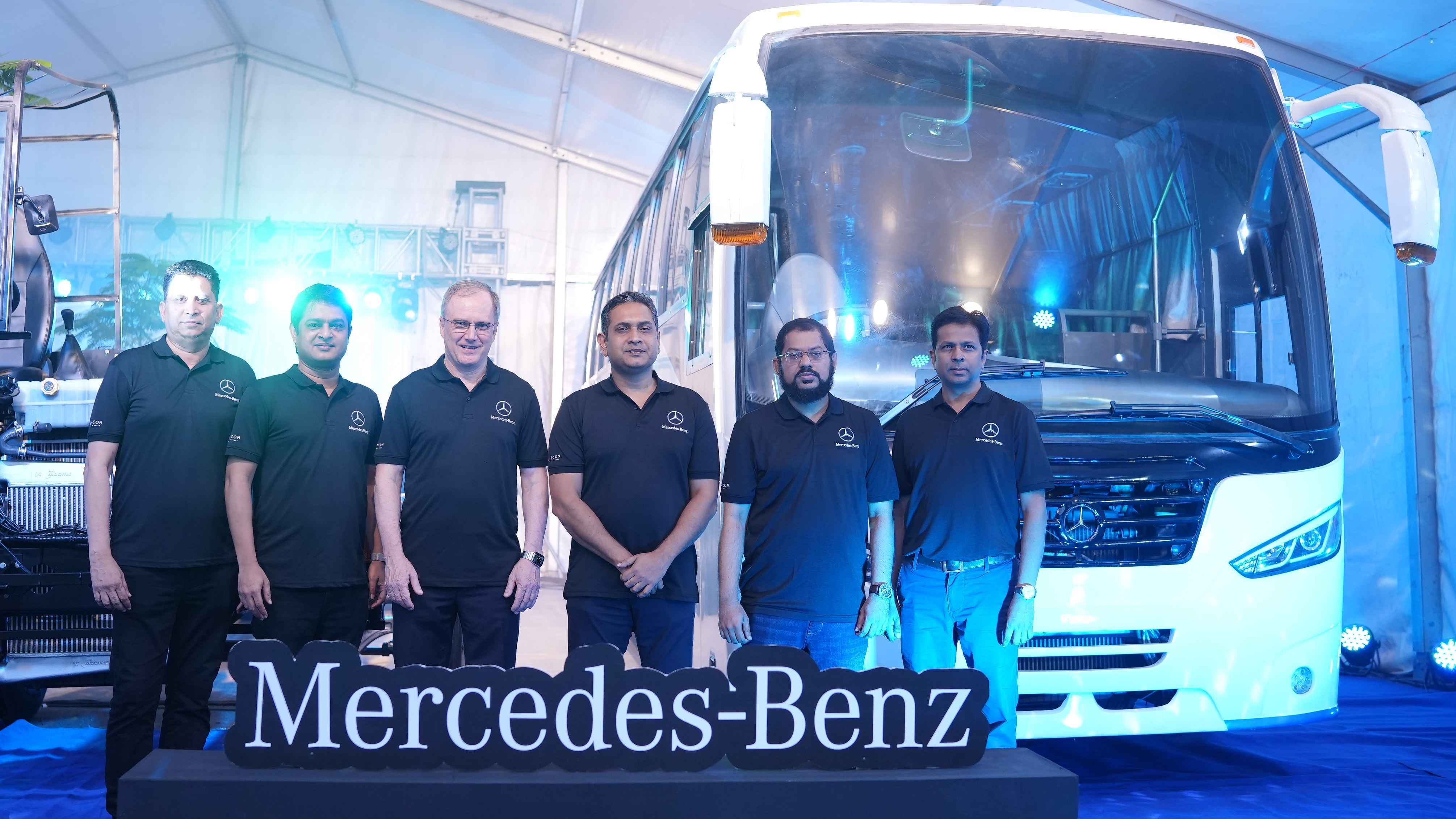 মার্সিডিজ-বেঞ্জের বিলাসবহুল বাস বাংলাদেশে বিলাসবহুল বাস বাংলাদেশে