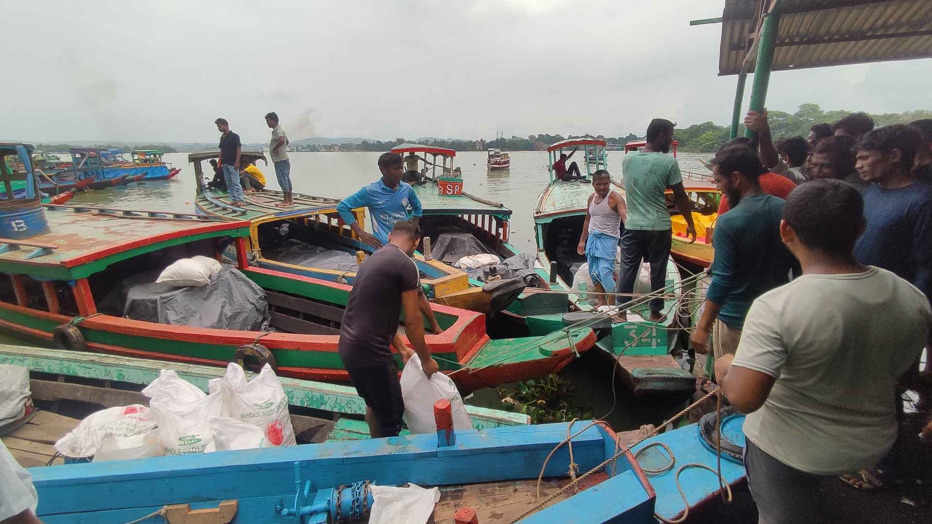 প্রাণচাঞ্চল্য ফিরেছে কাপ্তাই হ্রদে