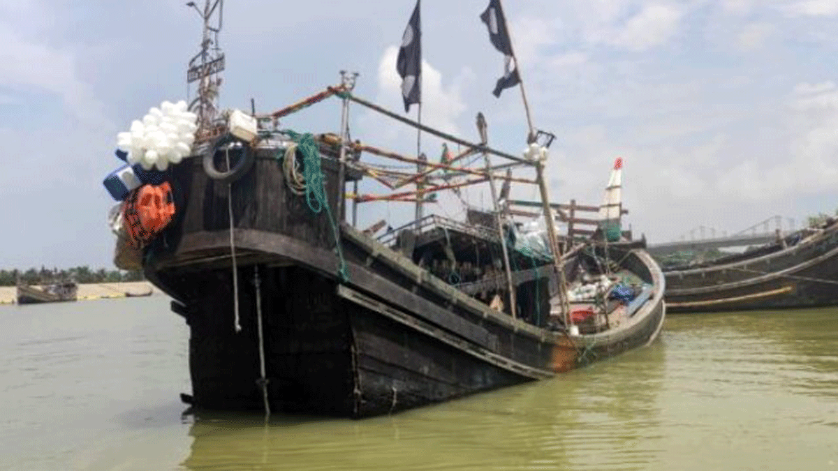 ট্রলারে সিলিন্ডার বিস্ফোরণ, মৃত্যু বেড়ে ৭