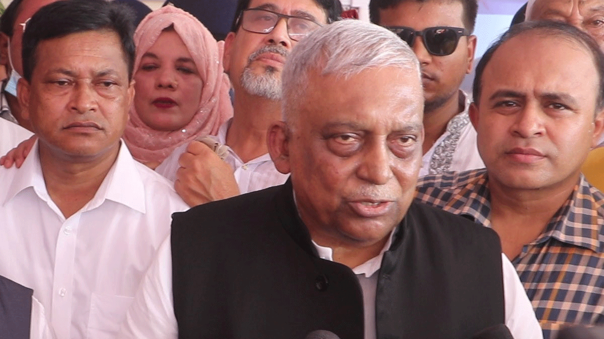 ভিসানীতি নিয়ে সরকার উদ্বিগ্ন নয়: স্বরাষ্ট্রমন্ত্রী