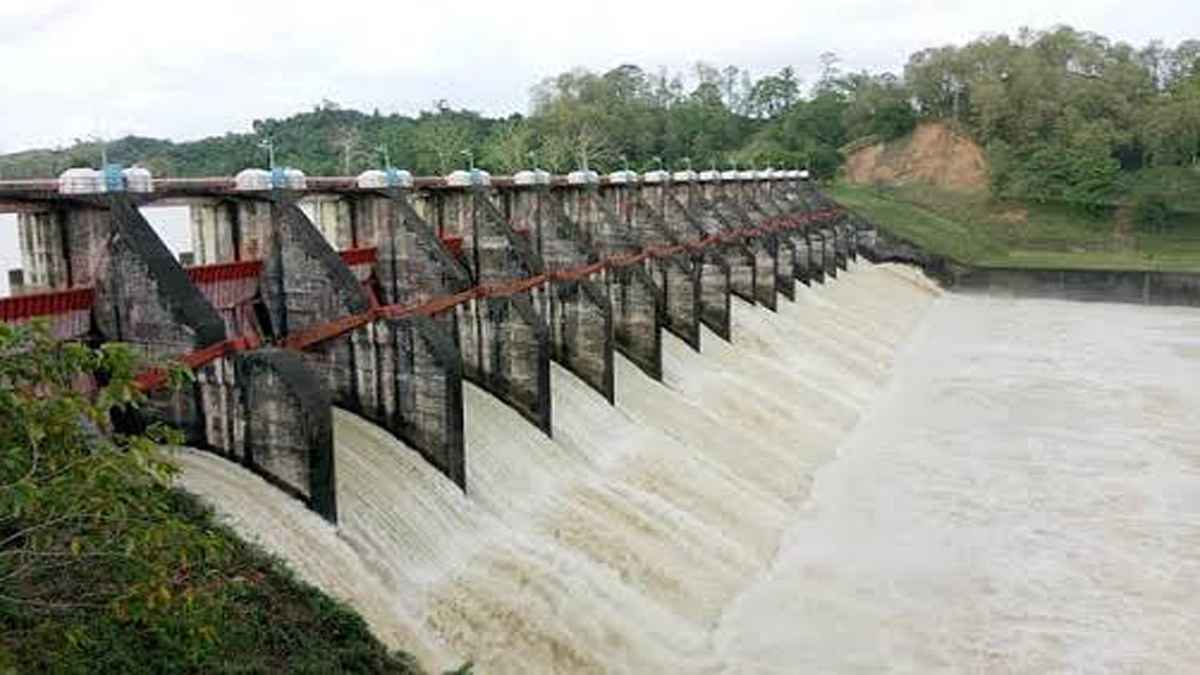 ৬ ইঞ্চি খুলে দেওয়া হলো কাপ্তাই বাঁধের ১৬টি জলকপাট