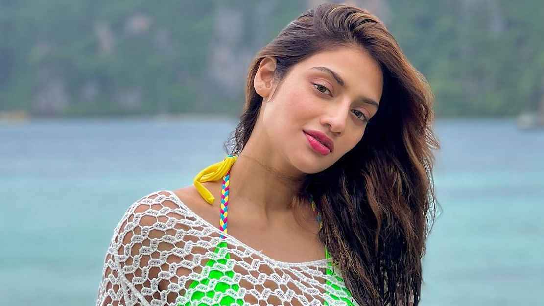 নির্ধারিত সময়ের আগেই হাজির হলেন নুসরাত