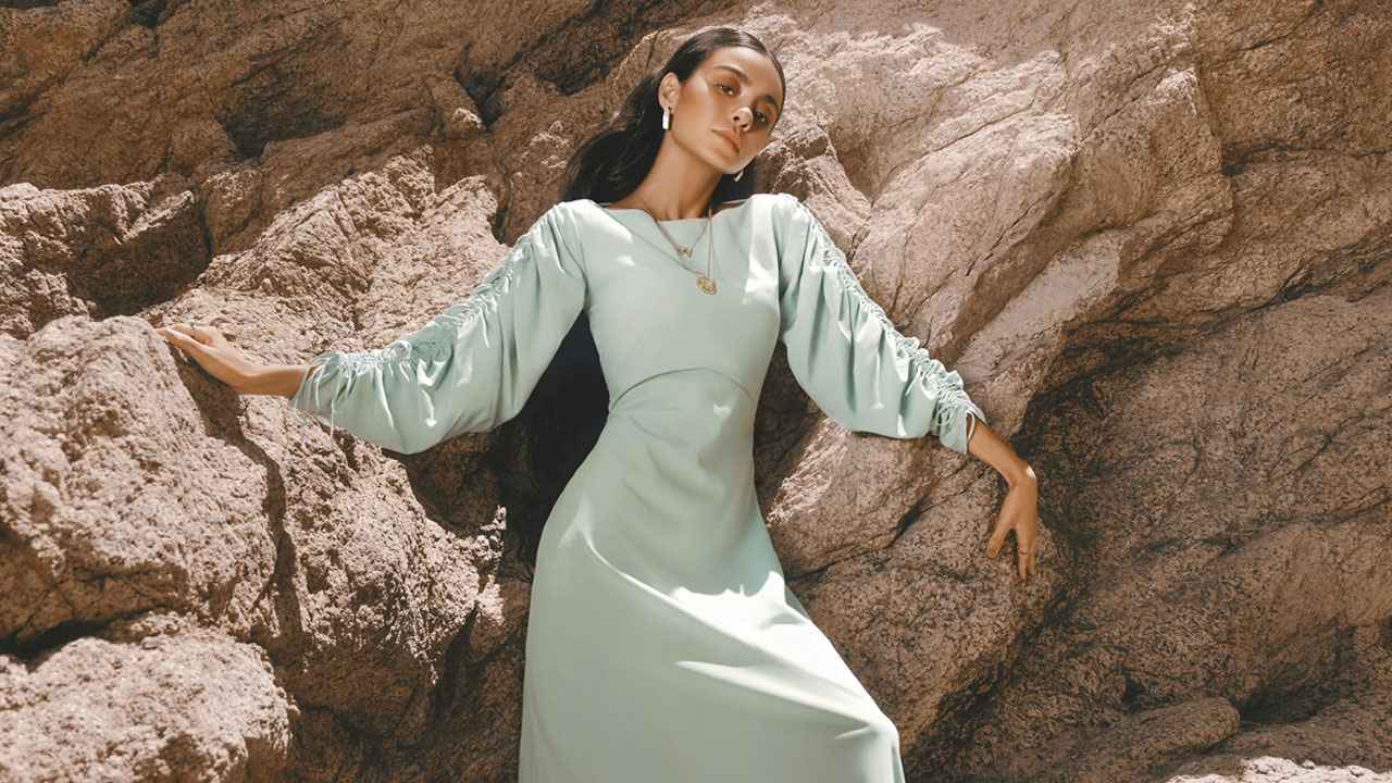 ফ্যাশন রাজ্য হতে পোশাকে কাটছাঁট করছে সৌদি!